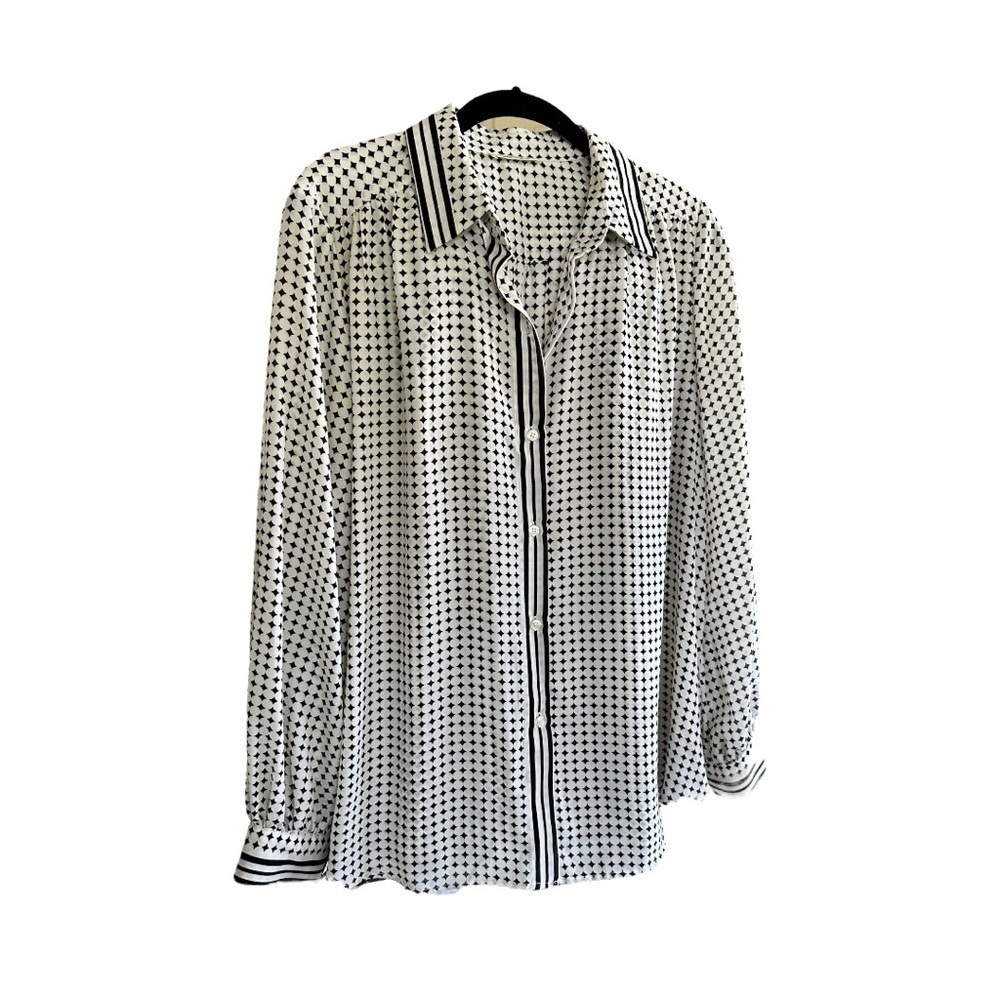 MAX STUDIO, WOMENS CHIC, BUTTON DOWN TOP IN BLACK & WHITE. NO SIZE
